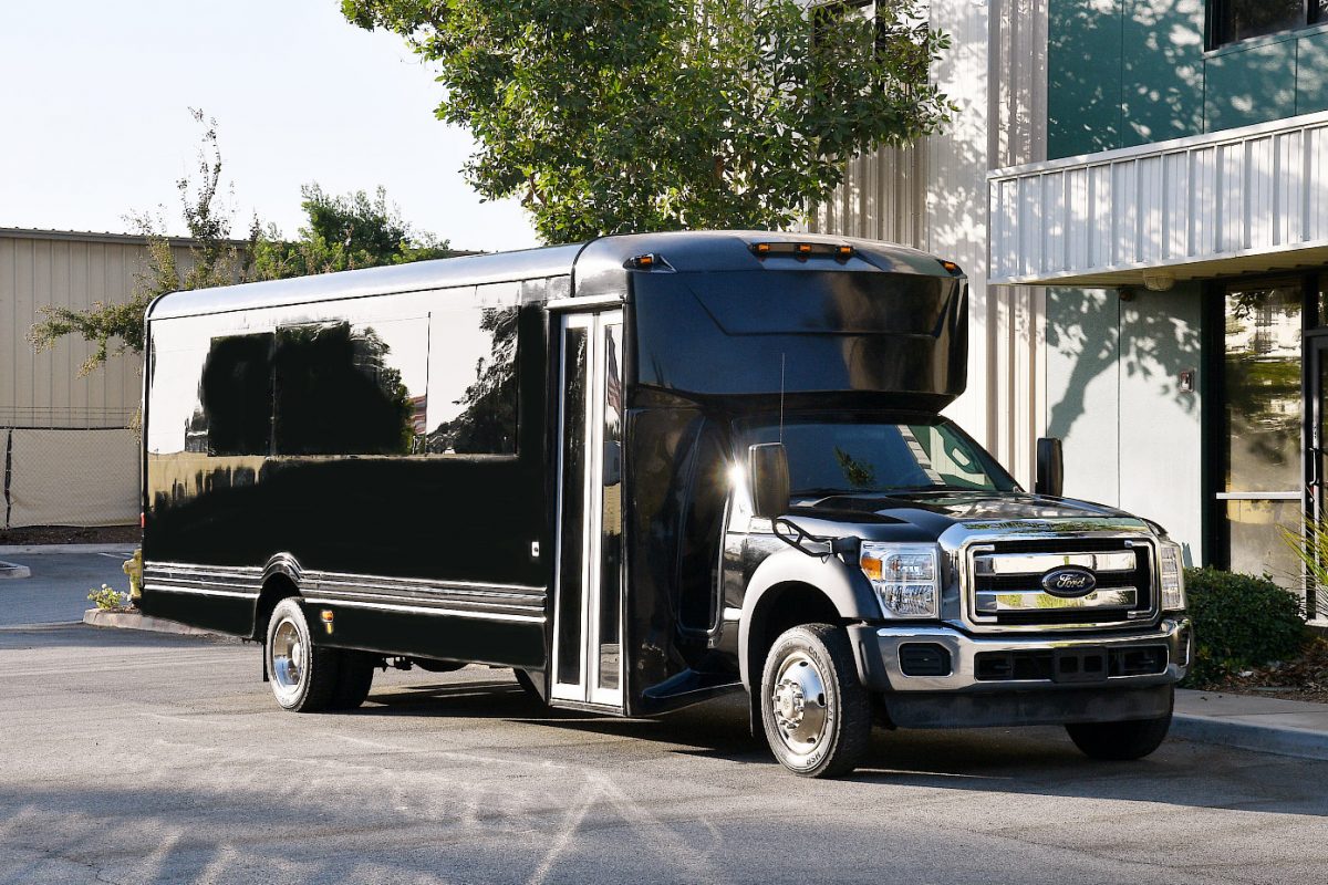 How to Enjoy a Party Bus Rental to Its Fullest